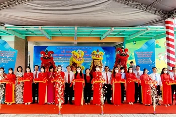 Nghi thức khánh thành 5 công trình trường học tại thành phố Thủ Dầu Một (Bình Dương).
