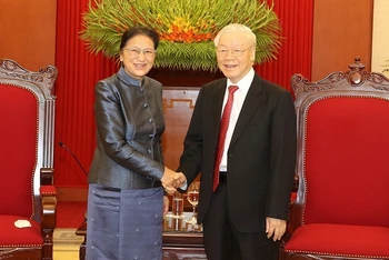Tổng Bí thư Nguyễn Phú Trọng tiếp đồng chí Pany Yathotou, Ủy viên Bộ Chính trị, Phó Chủ tịch nước Lào đang thăm chính thức Việt Nam. (Ảnh: TTXVN)