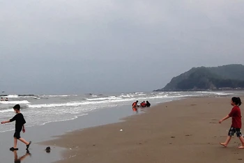 Bãi biển Nghi Sơn, tỉnh Thanh Hóa.