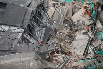 Hiện trường vụ sập một tòa nhà tại Thượng Hải, Trung Quốc, tháng 5/2019. (Ảnh: Reuters)
