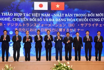 Thủ tướng Phạm Minh Chính, Thủ tướng Nhật Bản Kishida Fumio cùng các đại biểu tham dự. (Ảnh: TRẦN HẢI)