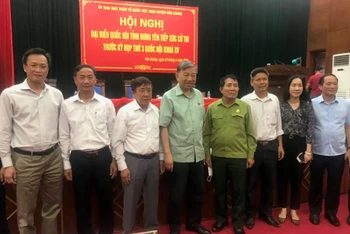 Bộ trưởng Công an Tô Lâm với cử tri huyện Văn Giang.