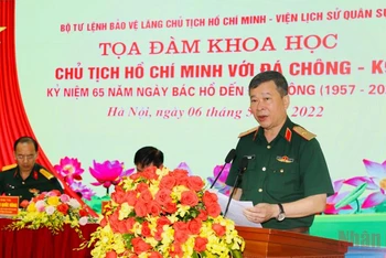 Thiếu tướng, TS Bùi Hải Sơn, Quyền Trưởng Ban Quản lý Lăng, Tư lệnh Bộ Tư lệnh Bảo vệ Lăng Chủ tịch Hồ Chí Minh phát biểu ý kiến tại buổi Tọa đàm.