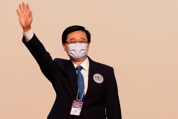 Ông Lý Gia Siêu sau khi được bầu chọn trở thành Trưởng Đặc khu hành chính Hồng Kông (Trung Quốc) nhiệm kỳ mới ngày 8/5/2022. (Ảnh: Reuters)