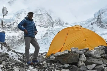 Kami Rita Sherpa tại Trại căn cứ Everest trong hành trình phá kỷ lục chinh phục đỉnh Everest ngày 7/5/2022. (Ảnh: Getty Images)