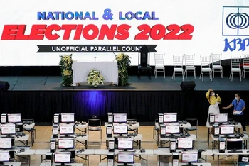 Hoàn tất các khâu chuẩn bị cuối cùng cho cuộc bầu cử ở Manila, Philippines, ngày 8/5/2022. (Ảnh: Reuters)