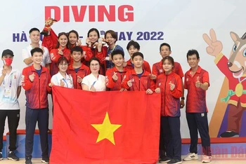 Sau 2 ngày thi đấu, đội tuyển nhảy cầu mang về cho đoàn thể thao Việt Nam 2 huy chương Bạc, 1 huy chương Đồng. (Ảnh: KHIẾU MINH)