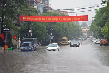 Từ tối 9 đến rạng sáng 10/5, mưa lớn trên địa bàn tỉnh Lạng Sơn khiến nhiều địa phương bị ngập úng. (Ảnh: Báo Lạng Sơn)