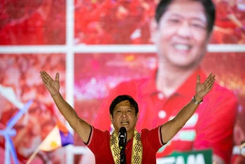 Ông Marcos Jr trong chiến dịch vận động tranh cử tại tỉnh Batangas, Philippines, ngày 20/4/2022. (Ảnh: Reuters)