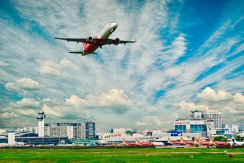 Tàu bay Vietjet cất cánh từ sân bay Tân Sơn Nhất, TP Hồ Chí Minh.
