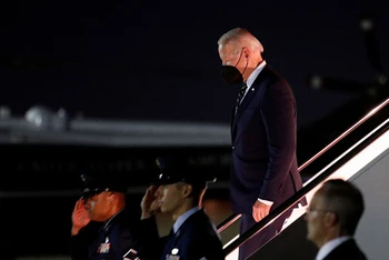 Tổng thống Biden tới căn cứ không quân Joint Base Andrews tại bang Maryland, ngày 11/5. (Ảnh: Reuters)