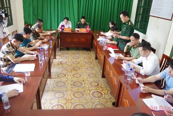  Toàn cảnh hội đàm giữa hai đoàn liên ngành khảo sát song phương tỉnh Sơn La (Việt Nam) và  Hủa Phăn (Lào).
