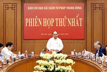 Chủ tịch nước Nguyễn Xuân Phúc phát biểu chỉ đạo tại cuộc họp. (Ảnh: TTXVN) 