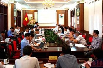 Đoàn khảo sát của Ủy ban Pháp luật của Quốc hội làm việc với tỉnh Đắk Nông về tiêu chuẩn, điều kiện bổ nhiệm viên chức quản lý và việc quản lý viên chức theo chức danh nghề nghiệp.