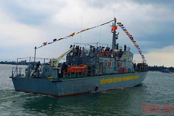 Tàu tuần tra mới được bàn giao cho Bộ đội Biên phòng Quảng Bình.