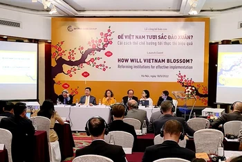 Toàn cảnh lễ công bố báo cáo “Để Việt Nam tươi sắc đào xuân? Cải cách thể chế hướng tới thực thi hiệu quả” của WB.