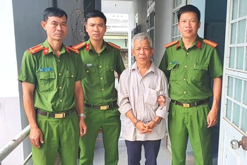 Cơ quan Cảnh sát điều tra Công an tỉnh Đắk Lắk thi hành lệnh bắt tạm giam đối với Chu Sỹ Duy.