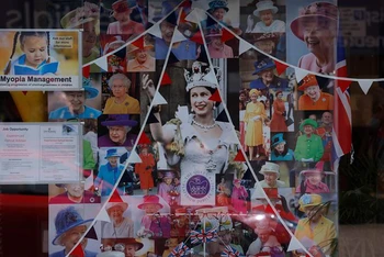 Vương quốc Anh sẵn sàng cho Đại lễ kỷ niệm 70 năm Nữ hoàng Elizabeth II lên ngôi