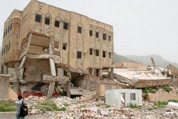 Quang cảnh đổ nát do xung đột ở Yemen. (Ảnh Reuters)