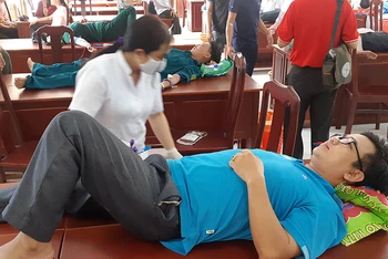 5 năm qua, Hội Chữ thập đỏ các cấp trong tỉnh Kiên Giang vận động người dân tham gia hiến máu tình nguyện gần 98.000 đơn vị máu. 