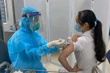 Công tác tiêm phòng vaccine Covid-19 tiếp tục được triển khai trên địa bàn Hà Nội.