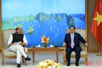 Thủ tướng Phạm Minh Chính tiếp Bộ trưởng Quốc phòng Cộng hòa Ấn Độ Rajnath Singh.