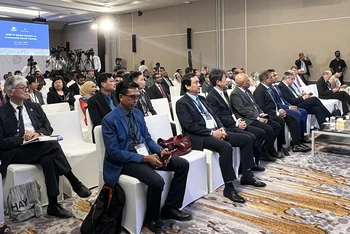 Đoàn Việt Nam do Tổng cục trưởng Nguyễn Trùng Khánh làm Trưởng đoàn đã tham dự Hội nghị Cấp cao Toàn cầu của UNWTO về Du lịch Cộng đồng tại Maldives.