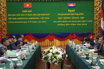 Cuộc họp hai Chủ tịch Ủy ban liên hợp biên giới Việt Nam-Campuchia, Campuchia-Việt Nam. (ẢNH: BNG)