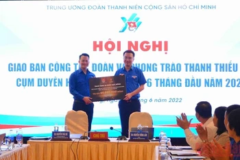 Trung ương Đoàn trao 20 suất học bổng cho học sinh Đà Nẵng.