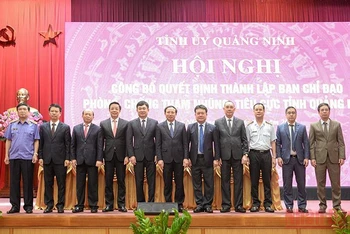 Các thành viên của Ban Chỉ đạo về Phòng, chống tham nhũng, tiêu cực tỉnh Quảng Ninh.