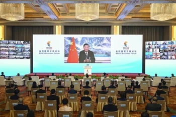 Tổng Bí thư, Chủ tịch Trung Quốc Tập Cận Bình phát biểu tại lễ khai mạc Diễn đàn Doanh nghiệp BRICS. (Ảnh: Tân Hoa Xã)