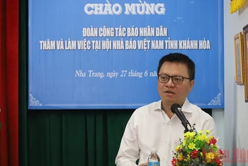 Đồng chí Lê Quốc Minh phát biểu tại buổi làm việc.
