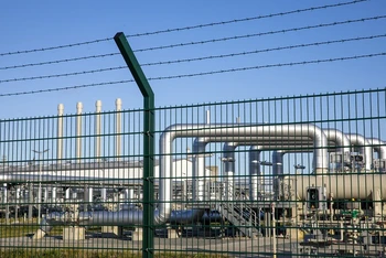 Hệ thống đường ống dẫn khí trên đất liền từ Nga sang Đức ở Lubmin, đông bắc Đức. (Ảnh: AFP/TTXVN)