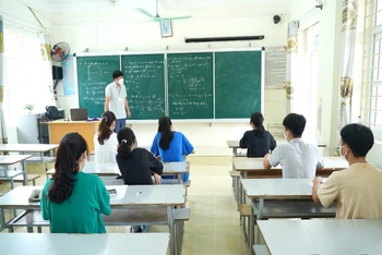 Học sinh ở huyện miền núi Ba Chẽ (Quảng Ninh) tích cực ôn thi tốt nghiệp.