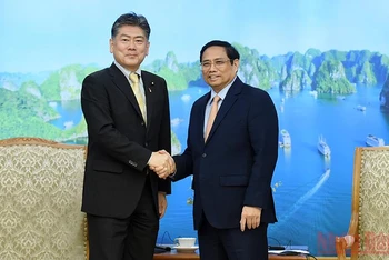 Thủ tướng Phạm Minh Chính và Bộ trưởng Tư pháp Nhật Bản Furukawa Yoshihisa. 