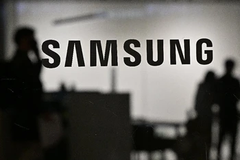 Samsung Electronics đang chạy đua để bắt kịp đối thủ TSMC trong mảng kinh doanh đúc chip tiên tiến. (Ảnh: Tech Xplore)