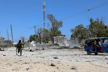 Binh sĩ Somalia trong cuộc đụng độ với các tay súng nhóm Al-Shabaab ở Mogadishu, Somalia, ngày 23/3/2019. (Ảnh: Reuters)