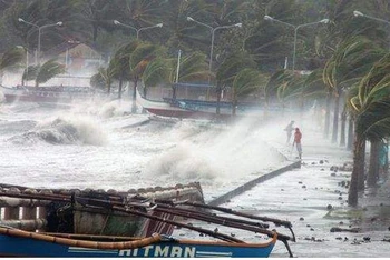 Hình ảnh cơn bão Chaba khi đổ bộ vào tỉnh Quảng Đông, Trung Quốc. (Nguồn: data.cma.cn/Báo Thế giới và Việt Nam)