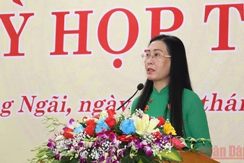 Đồng chí Bùi Thị Quỳnh Vân phát biểu khai mạc kỳ họp. 