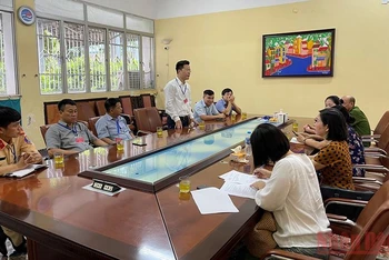 an Chỉ đạo thi tốt nghiệp THPT quận Ba Đình, Hà Nội, kiểm tra công tác chuẩn bị tổ chức kỳ thi tại điểm thi THPT Nguyễn Trãi.