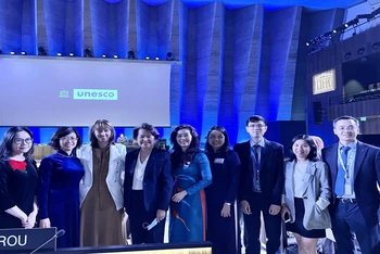 Đoàn Việt Nam tham dự Kỳ họp Đại hội đồng lần thứ 9 các quốc gia thành viên Công ước Bảo vệ di sản văn hóa phi vật thể diễn ra tại Trụ của UNESCO ở Paris từ ngày 5 đến 7/7.