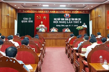 Quang cảnh hội nghị lần thứ 9 của Ban Chấp hành Đảng bộ tỉnh Quảng Bình.