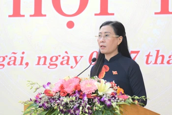 Đồng chí Bùi Thị Quỳnh Vân phát biểu bế mạc kỳ họp.