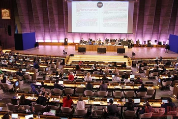 Tham dự kỳ họp có gần 800 đại biểu từ 180 quốc gia thành viên.