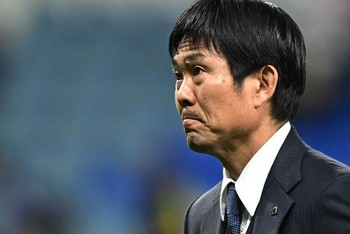 Huấn luyện viên Hajime Moriyasu không giấu nổi sự tiếc nuối sau thất bại của đội tuyển Nhật Bản trước Croatia trong loạt đá luân lưu ở vòng 1/8 World Cup 2022. (Ảnh: Reuters)