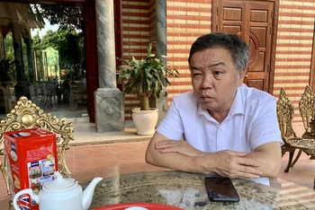 Ông Trần Đình Giao, Chủ tịch Hội đồng quản trị Công ty cổ phần Dịch vụ tang lễ Hoàng Long bị bắt về tội “Làm giả tài liệu của cơ quan, tổ chức”.