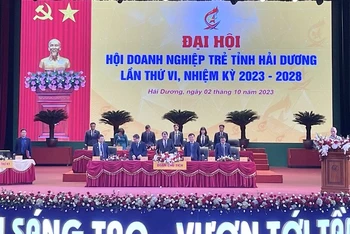 Đoàn Chủ tịch Đại hội Hội Doanh nghiệp trẻ tỉnh Hải Dương.