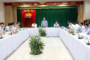 Quang cảnh buổi làm việc.