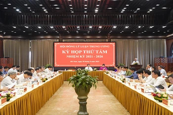 Quang cảnh kỳ họp thứ 8 Hội đồng Lý luận Trung ương nhiệm kỳ 2021-2026.