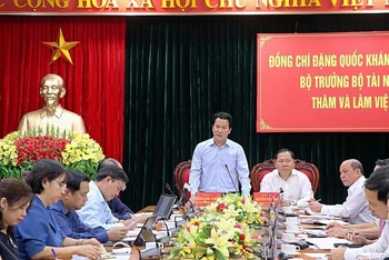 Đồng chí Đặng Quốc Khánh phát biểu tại buổi làm việc.